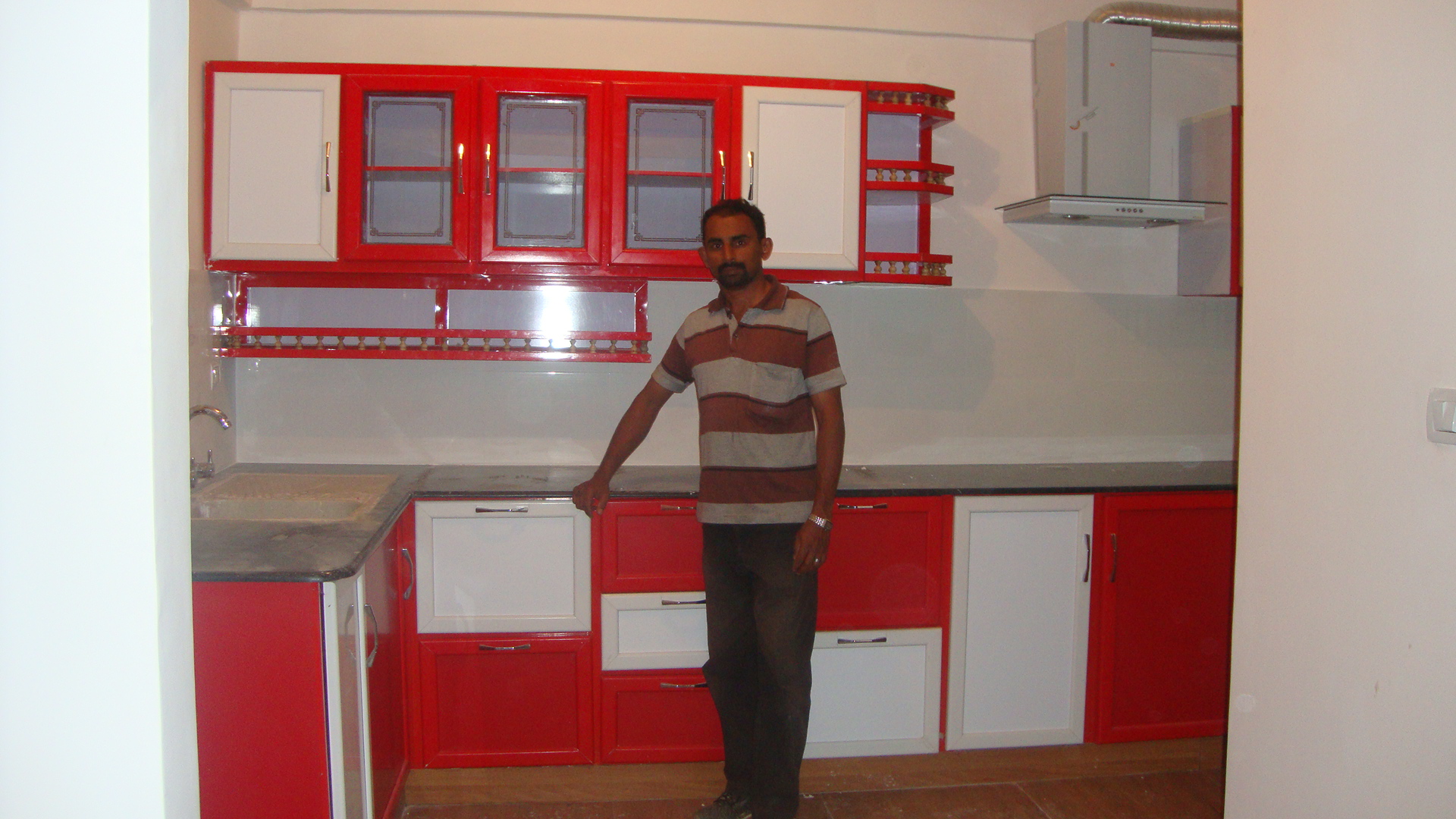 Red comely modular kitchen design ideas with l shape kitchen and ...